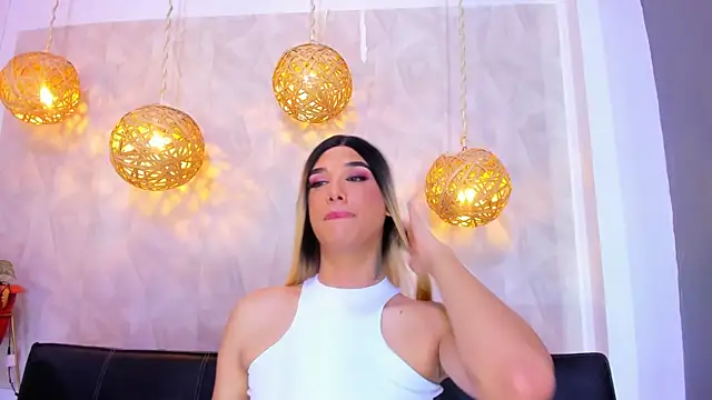 victoria aleia  online show from 12/24/24, 10:39