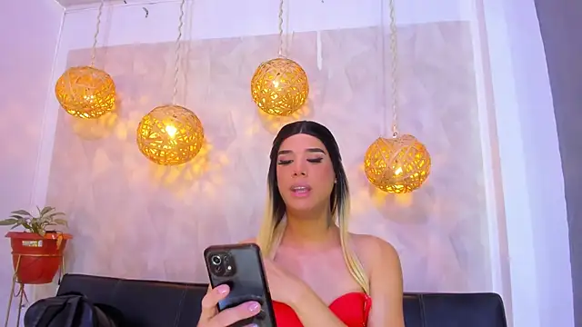 victoria aleia  online show from 01/06/25, 08:18