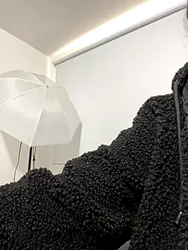 Isakeys  online show from 09/17/25, 05:14