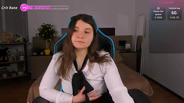 Snapshot of Viola__Shy chatting on 12/18/25, 07:42 Viola Shy online show from 12/18/25, 07:42