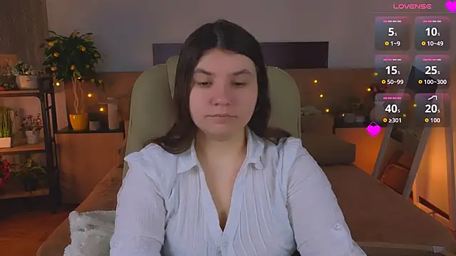 Snapshot of Viola__Shy chatting on 04/12/26, 07:19 Viola Shy online show from 04/12/26, 07:19