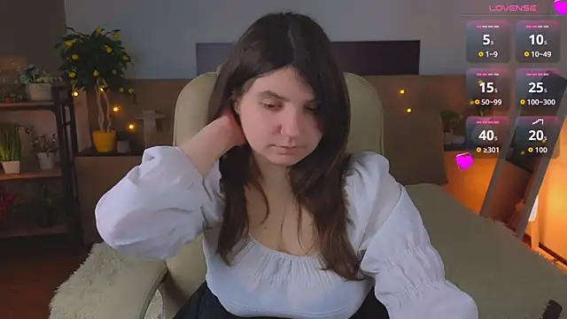 Snapshot of Viola__Shy chatting on 04/16/26, 09:04 Viola Shy online show from 04/16/26, 09:04