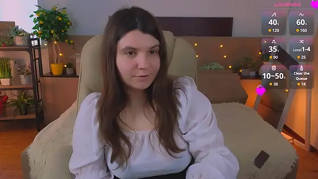 Snapshot of Viola__Shy chatting on 05/18/26, 04:07 Viola Shy online show from 05/18/26, 04:07