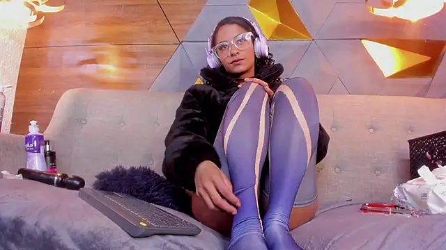 Snapshot of sarah_banks1 chatting on 01/06/25, 10:15 sarah banks1 online show from 01/06/25, 10:15