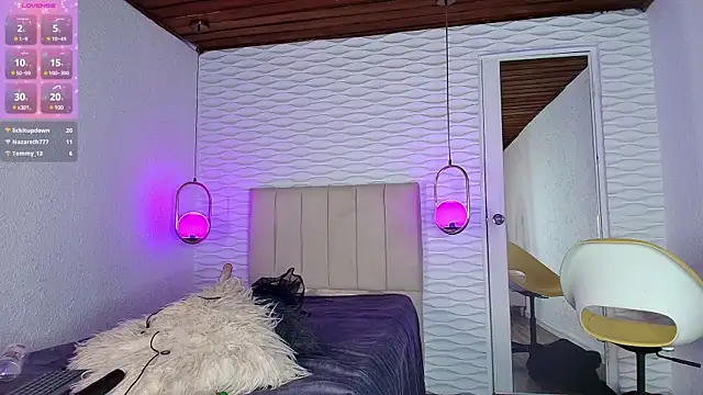 Snapshot of sarah_banks1 chatting on 03/05/25, 02:03 sarah banks1 online show from 03/05/25, 02:03