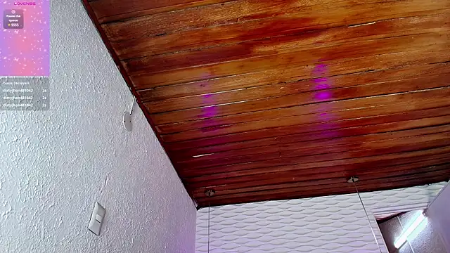 Snapshot of sarah_banks1 chatting on 03/08/25, 07:09 sarah banks1 online show from 03/08/25, 07:09