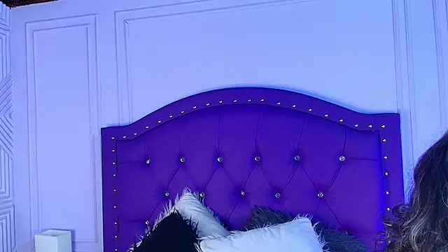 Snapshot of sarah_banks1 chatting on 07/02/26, 11:05 sarah banks1 online show from 07/02/26, 11:05