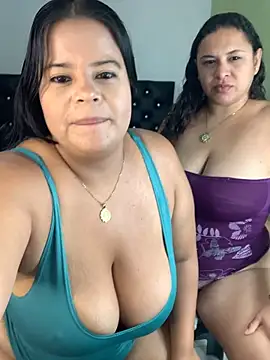 twocurvylatins online show from 07/12/26, 09:28
