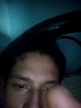 Snapshot of Leonul chatting on 10/12/25, 11:59 Leonul online show from 10/12/25, 11:59