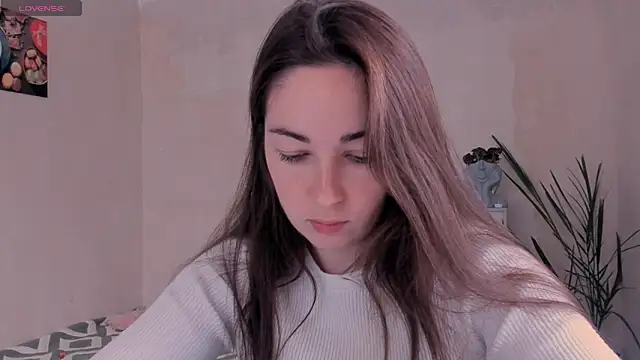 cClandesTina online show from 10/28/25, 12:30