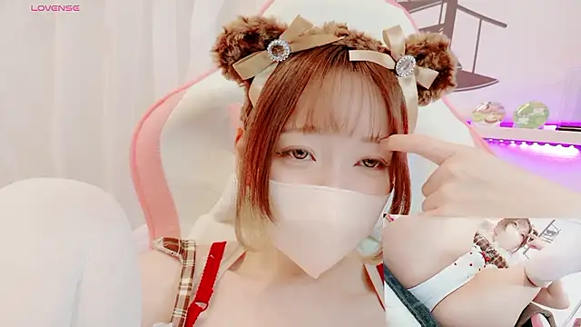 Snapshot of yuayua854 chatting on 05/03/26, 04:29 yuayua854 online show from 05/03/26, 04:29