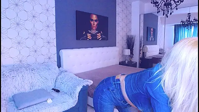 MaryMatiss online show from 12/15/25, 08:07