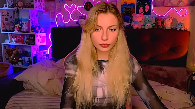 Snapshot of Maria_Hunt chatting on 10/07/25, 08:44 Maria Hunt online show from 10/07/25, 08:44