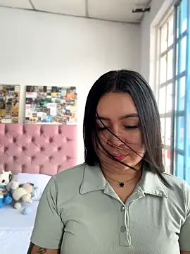 Snapshot of Pretty_Isadora chatting on 10/04/25, 07:34 Pretty Isadora online show from 10/04/25, 07:34