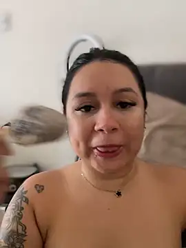 Snapshot of Pretty_Isadora chatting on 10/09/25, 07:56 Pretty Isadora online show from 10/09/25, 07:56