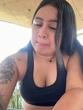 Snapshot of Pretty_Isadora chatting on 10/29/25, 07:04 Pretty Isadora online show from 10/29/25, 07:04