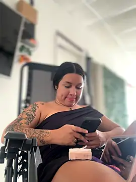 Snapshot of Pretty_Isadora chatting on 11/06/25, 07:04 Pretty Isadora online show from 11/06/25, 07:04