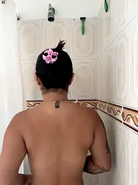 Snapshot of Pretty_Isadora chatting on 11/25/25, 06:19 Pretty Isadora online show from 11/25/25, 06:19