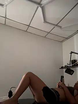 Snapshot of Pretty_Isadora chatting on 11/27/25, 07:27 Pretty Isadora online show from 11/27/25, 07:27