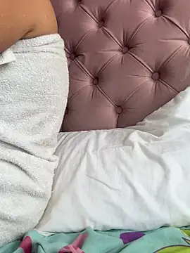 Snapshot of Pretty_Isadora chatting on 11/28/25, 07:05 Pretty Isadora online show from 11/28/25, 07:05