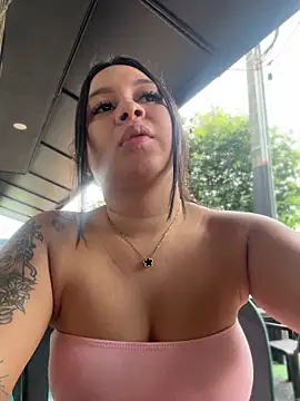 Snapshot of Pretty_Isadora chatting on 11/30/25, 05:39 Pretty Isadora online show from 11/30/25, 05:39