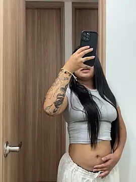 Snapshot of Pretty_Isadora chatting on 12/02/25, 08:26 Pretty Isadora online show from 12/02/25, 08:26