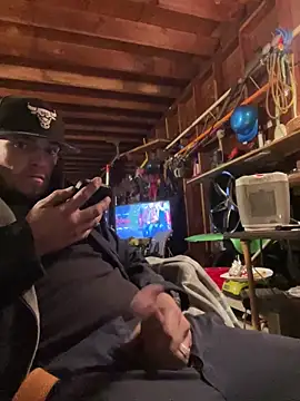 Snapshot of joeycbigcock chatting on 12/04/24, 03:37 joeycbigcock online show from 12/04/24, 03:37