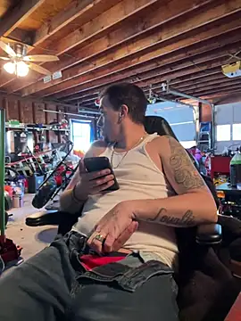 Snapshot of joeycbigcock chatting on 12/17/24, 07:59 joeycbigcock online show from 12/17/24, 07:59