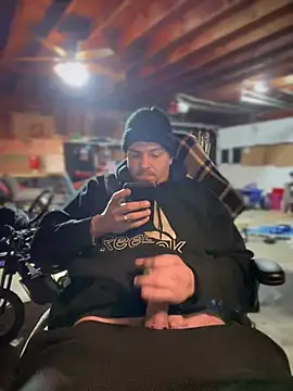 Snapshot of joeycbigcock chatting on 01/05/25, 10:08 joeycbigcock online show from 01/05/25, 10:08