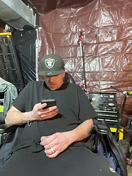 Snapshot of joeycbigcock chatting on 01/25/25, 03:09 joeycbigcock online show from 01/25/25, 03:09