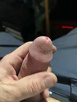 Snapshot of joeycbigcock chatting on 01/25/25, 04:46 joeycbigcock online show from 01/25/25, 04:46