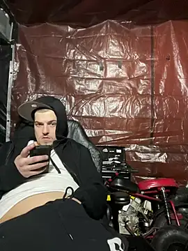 Snapshot of joeycbigcock chatting on 02/04/25, 01:23 joeycbigcock online show from 02/04/25, 01:23