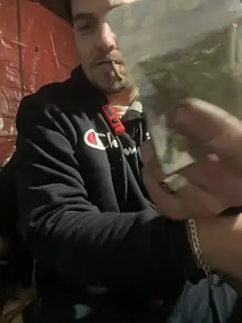 Snapshot of joeycbigcock chatting on 02/07/25, 10:20 joeycbigcock online show from 02/07/25, 10:20