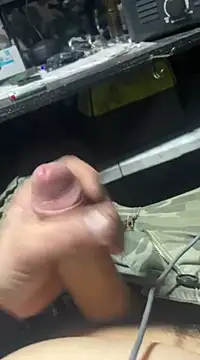 Snapshot of joeycbigcock chatting on 03/05/25, 08:10 joeycbigcock online show from 03/05/25, 08:10