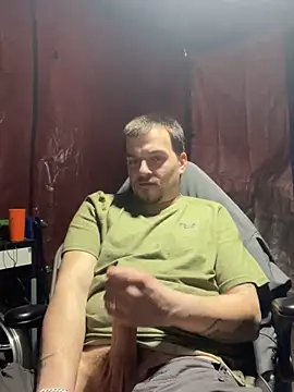 Snapshot of joeycbigcock chatting on 03/10/25, 07:40 joeycbigcock online show from 03/10/25, 07:40