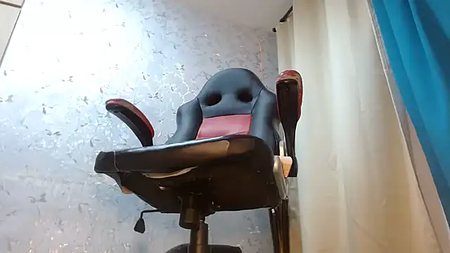 Snapshot of Samantabrown_ chatting on 11/06/25, 11:33 Samantabrown online show from 11/06/25, 11:33