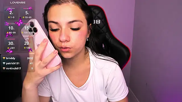 Snapshot of ivyy_scott chatting on 03/03/25, 12:04 ivyy scott online show from 03/03/25, 12:04