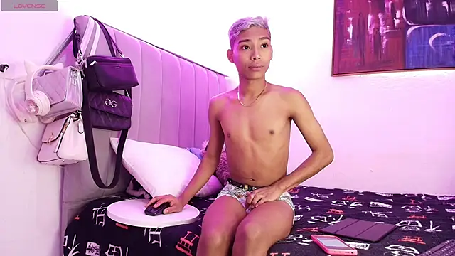 Snapshot of alejo_cute chatting on 12/28/24, 02:53 alejo cute online show from 12/28/24, 02:53