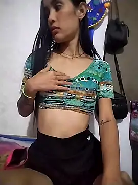 The-quee22 online show from 11/06/25, 12:00