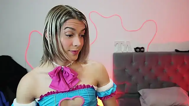 Snapshot of tay_ler3 chatting on 12/12/24, 04:48 tay ler3 online show from 12/12/24, 04:48