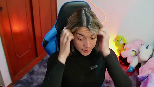 Snapshot of tay_ler3 chatting on 01/20/25, 12:46 tay ler3 online show from 01/20/25, 12:46