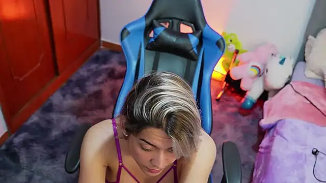 Snapshot of tay_ler3 chatting on 01/20/25, 03:48 tay ler3 online show from 01/20/25, 03:48