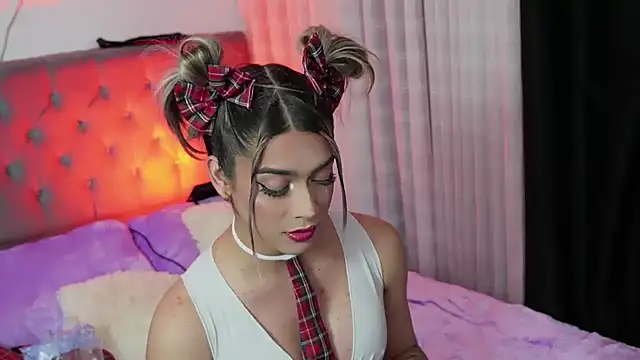 Snapshot of tay_ler3 chatting on 01/22/25, 01:42 tay ler3 online show from 01/22/25, 01:42