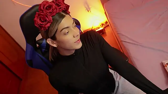 Snapshot of tay_ler3 chatting on 02/17/25, 10:47 tay ler3 online show from 02/17/25, 10:47