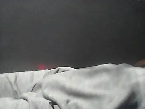 Snapshot of OminousSnug chatting on 09/16/25, 02:56 OminousSnug online show from 09/16/25, 02:56