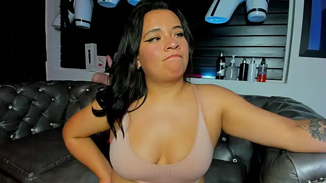 Amy hoy69 online show from 11/22/25, 03:27