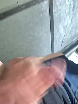 Snapshot of thiagop1050 chatting on 03/26/26, 11:21 thiagop1050 online show from 03/26/26, 11:21