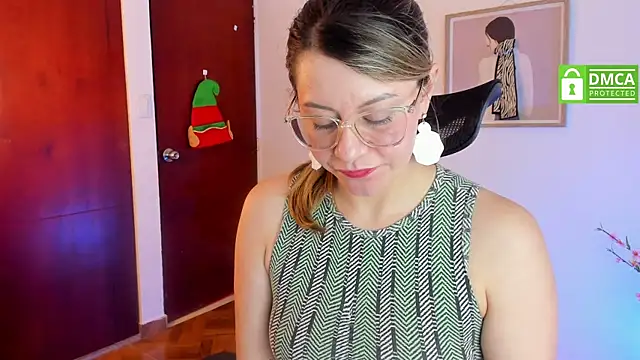 Chanelll Taylorr  online show from 12/12/24, 03:48