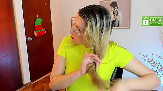 Chanelll Taylorr  online show from 12/13/24, 05:10