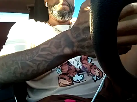 Snapshot of 3prettyboy3 chatting on 10/18/25, 11:38 3prettyboy3 online show from 10/18/25, 11:38